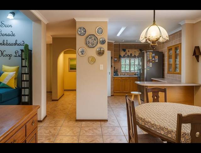 4 BEDROOM HOUSE FOR SALE IN ERASMUSKLOOF